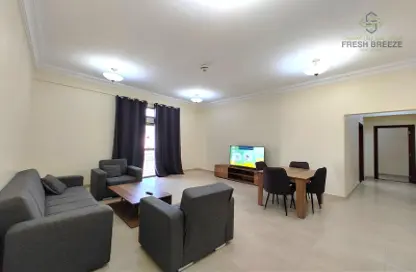 Apartment - 2 Bedrooms - 3 Bathrooms for rent in Umm Ghuwalina - Umm Ghuwailina - Doha