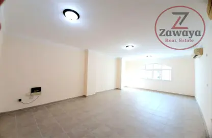 Apartment - 3 Bedrooms - 3 Bathrooms for rent in Al Zubair Bakkar Street - Al Sadd - Doha