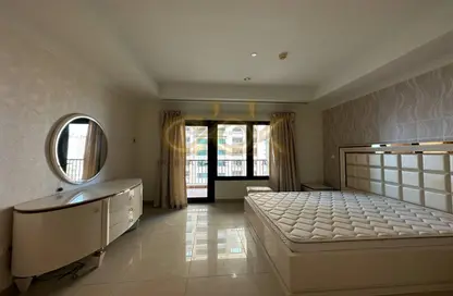 Apartment - 1 Bedroom - 2 Bathrooms for rent in East Porto Drive - Porto Arabia - The Pearl Island - Doha