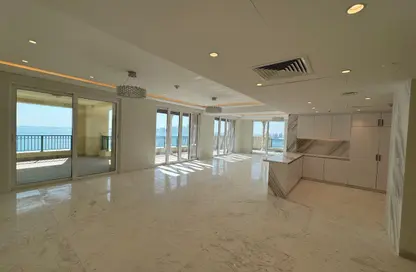 Penthouse - 4 Bedrooms - 6 Bathrooms for sale in Viva East - Viva Bahriyah - The Pearl Island - Doha