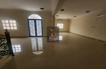 Villa - 4 Bedrooms - 3 Bathrooms for rent in Mamoura 18 - Al Maamoura - Doha