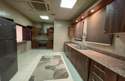 Compound - 4 Bedrooms - 4 Bathrooms for rent in Al Dana st - Muraikh - AlMuraikh - Doha