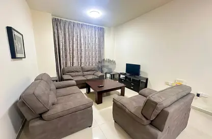 Apartment - 5 Bedrooms - 5 Bathrooms for rent in Al Sadd Road - Al Sadd - Doha