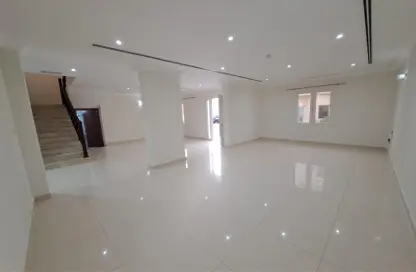 Compound - 4 Bedrooms - 4 Bathrooms for rent in Al Dana st - Muraikh - AlMuraikh - Doha