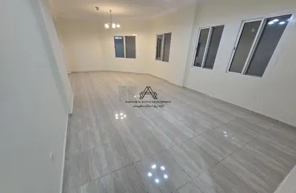 Apartment - 2 Bedrooms - 2 Bathrooms for rent in Umm Ghuwailina 4 - Umm Ghuwailina - Doha