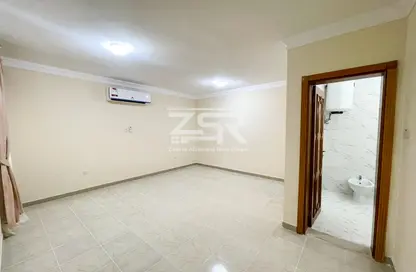 Apartment - 3 Bedrooms - 3 Bathrooms for rent in Al Mansoura - Al Mansoura - Doha