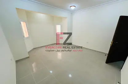 Apartment - 2 Bedrooms - 1 Bathroom for rent in Al Mansoura - Al Mansoura - Doha