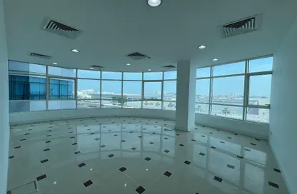 Bulk Rent Units - Studio - 7 Bathrooms for rent in Al Hitmi - Al Hitmi - Doha