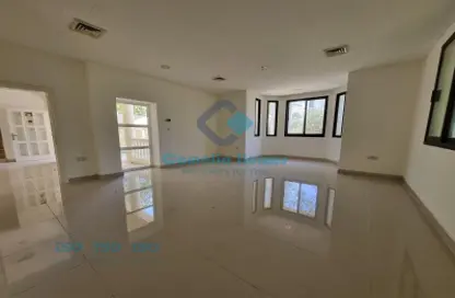 Compound - 3 Bedrooms - 4 Bathrooms for rent in C-Ring Road - Al Sadd - Doha