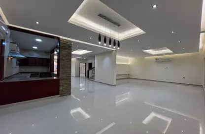 Villa - 5 Bedrooms - 5 Bathrooms for rent in Bu Hamour Street - Abu Hamour - Doha