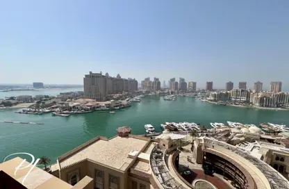 Apartment - 2 Bedrooms - 3 Bathrooms for rent in Tower 31 - Porto Arabia - The Pearl Island - Doha