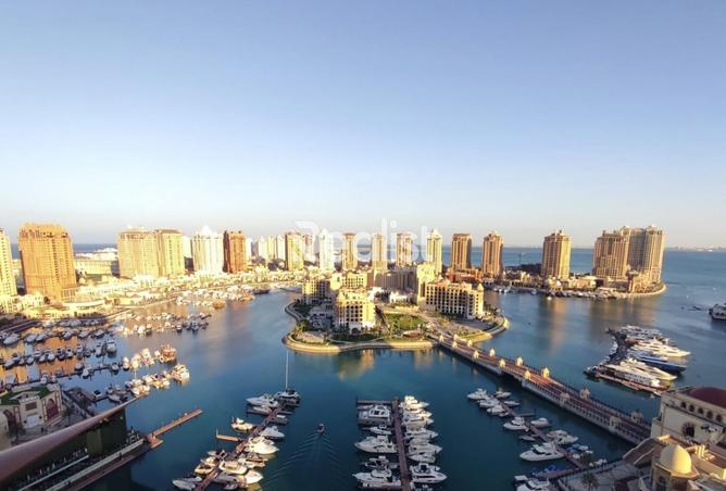 Apartment - 3 Bedrooms - 4 Bathrooms for sale in Tower 8 - Porto Arabia - The Pearl Island - Doha