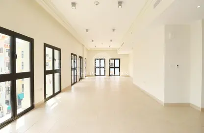 Apartment - 3 Bedrooms - 4 Bathrooms for rent in Chateau - Qanat Quartier - The Pearl Island - Doha