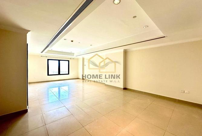 Apartment - 1 Bedroom - 2 Bathrooms for rent in East Porto Drive - Porto Arabia - The Pearl Island - Doha