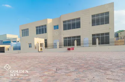 Warehouse - Studio - 2 Bathrooms for sale in East Industrial Street - Birkat Al Awamer - Al Wakra