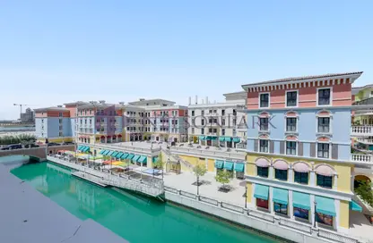 Apartment - 2 Bedrooms - 3 Bathrooms for rent in Mercato - Qanat Quartier - The Pearl Island - Doha