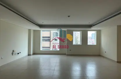 Apartment - 2 Bedrooms - 2 Bathrooms for rent in Ramada Commercial Building - Al Rawabi Street - Al Muntazah - Doha