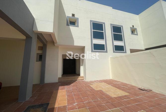 Villa - 3 Bedrooms - 3 Bathrooms for rent in Al Nasr Street - Al Nasr - Doha