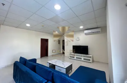 Apartment - 2 Bedrooms - 2 Bathrooms for rent in Al Darwish Building - Al Sadd - Al Sadd - Doha