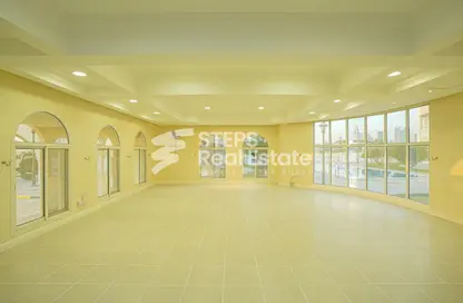 Compound - 4 Bedrooms - 5 Bathrooms for rent in West Bay Lagoon Street - West Bay Lagoon - Doha