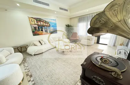 Apartment - 1 Bedroom - 2 Bathrooms for sale in West Porto Drive - Porto Arabia - The Pearl Island - Doha