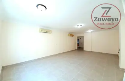 Apartment - 3 Bedrooms - 3 Bathrooms for rent in Al Zubair Bakkar Street - Al Sadd - Doha