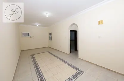 Apartment - 2 Bedrooms - 2 Bathrooms for rent in Al Mansoura - Al Mansoura - Doha