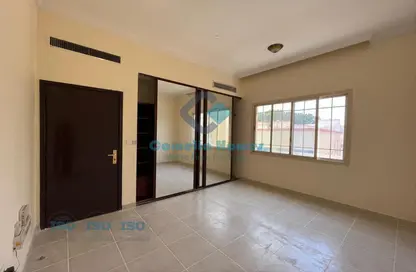 Compound - 3 Bedrooms - 4 Bathrooms for rent in Umm Al Seneem Street - Ain Khaled - Doha