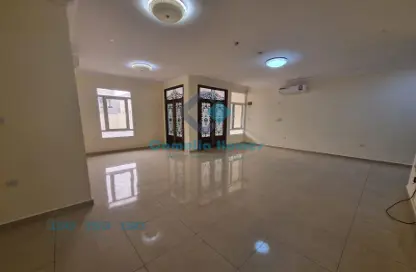 Villa - 3 Bedrooms - 4 Bathrooms for rent in Umm Al Seneem Street - Ain Khaled - Doha