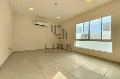 Apartment - 3 Bedrooms - 3 Bathrooms for rent in Al Mansoura - Al Mansoura - Doha