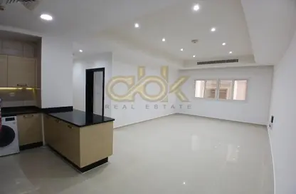 Apartment - 2 Bedrooms - 2 Bathrooms for rent in Al Sadd Road - Al Sadd - Doha