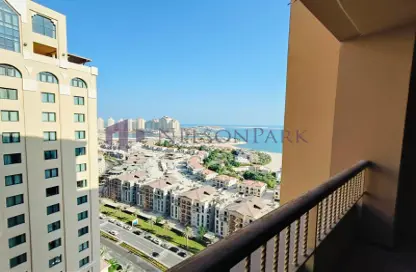 Apartment - 1 Bedroom - 2 Bathrooms for rent in Tower 28 - Porto Arabia - The Pearl Island - Doha