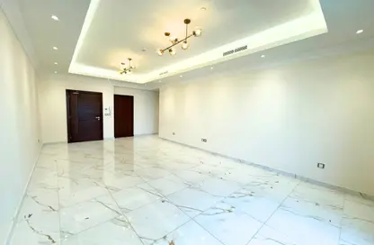 Apartment - 3 Bedrooms - 4 Bathrooms for rent in The Garden - Floresta Gardens - The Pearl Island - Doha