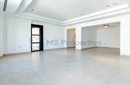 Apartment - 3 Bedrooms - 4 Bathrooms for sale in West Porto Drive - Porto Arabia - The Pearl Island - Doha