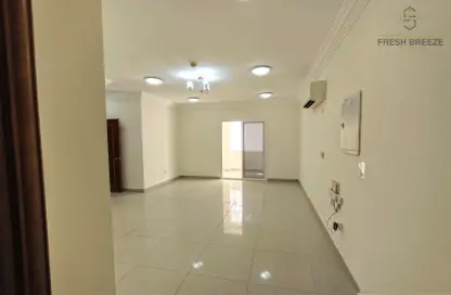 Apartment - 3 Bedrooms - 3 Bathrooms for rent in Umm Ghuwailina 4 - Umm Ghuwailina - Doha