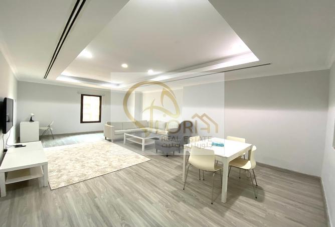 Apartment - 1 Bedroom - 2 Bathrooms for rent in West Porto Drive - Porto Arabia - The Pearl Island - Doha