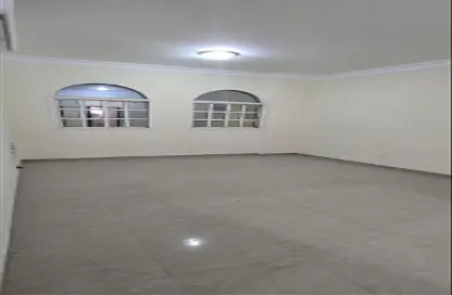 Apartment - 3 Bedrooms - 3 Bathrooms for rent in Al Nasr - Doha