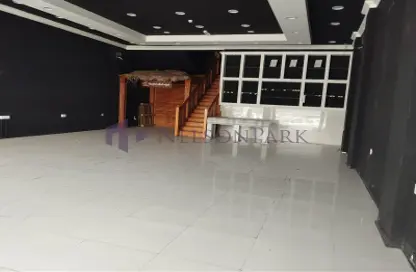 Shop - Studio - 2 Bathrooms for rent in Al Ain Center - Salwa Road - Doha