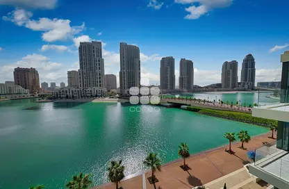 Apartment - 1 Bedroom - 2 Bathrooms for rent in Gewan Island - The Pearl Island - Doha