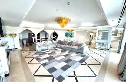 Penthouse - 4 Bedrooms - 6 Bathrooms for rent in Viva West - Viva Bahriyah - The Pearl Island - Doha