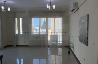 Apartment - 2 Bedrooms - 2 Bathrooms for rent in Corniche Road - Doha