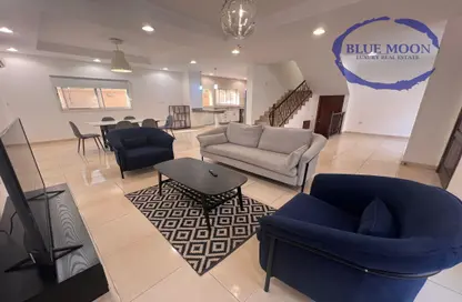 Villa - 4 Bedrooms - 4 Bathrooms for rent in Ain Khaled - Ain Khaled - Doha