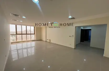 Apartment - 3 Bedrooms - 3 Bathrooms for rent in Al Sadd - Al Sadd - Doha