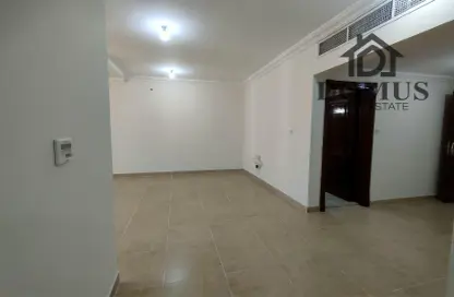 Apartment - 2 Bedrooms - 2 Bathrooms for rent in Al Zubair Bakkar Street - Al Sadd - Doha