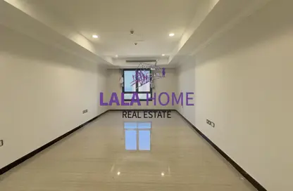 Apartment - 1 Bedroom - 2 Bathrooms for rent in East Porto Drive - Porto Arabia - The Pearl Island - Doha