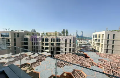 Apartment - 4 Bedrooms - 5 Bathrooms for rent in Gewan Island - The Pearl Island - Doha