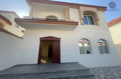 Compound - 4 Bedrooms - 5 Bathrooms for rent in Curlew Street - Al Waab - Doha