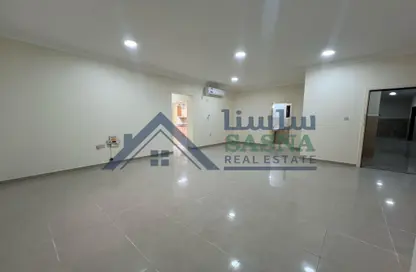 Apartment - 2 Bedrooms - 2 Bathrooms for rent in Al Nasr Street - Al Nasr - Doha