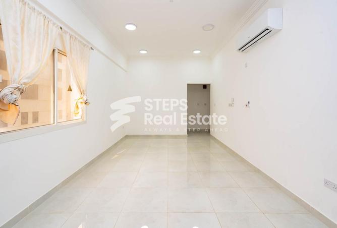 Apartment - 2 Bedrooms - 2 Bathrooms for rent in Al Mansoura - Al Mansoura - Doha