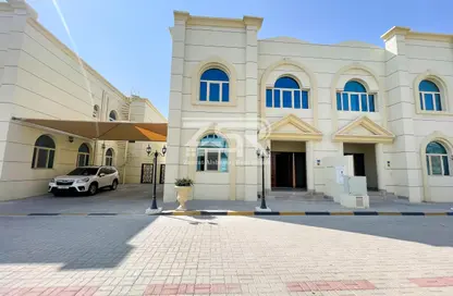 Villa - 5 Bedrooms - 6 Bathrooms for rent in Najma street - Old Airport Road - Doha